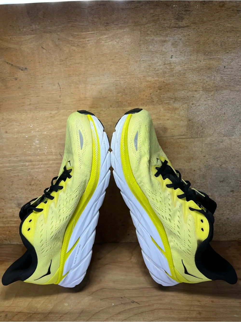Hoka One One Clifton 8 Mens Size 13 (D) Running Shoes Sneakers Yellow Black